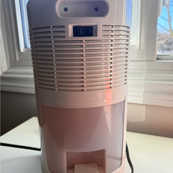 PureGuardian White Dehumidifier - great used condition - Picture 4 of 7